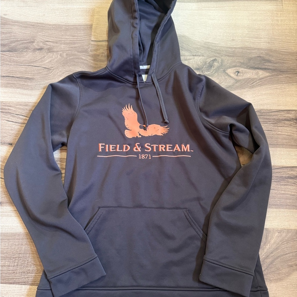 Field & Stream Black and Cream Logo Tag